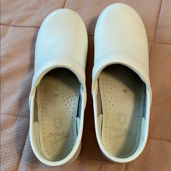 Clogs - Picture 2 of 5